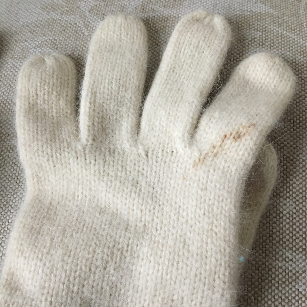 Gloves - Picture 2 of 6